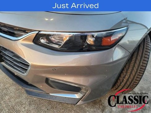 Used 2017 Chevrolet Malibu LT w/ Leather Package image 15