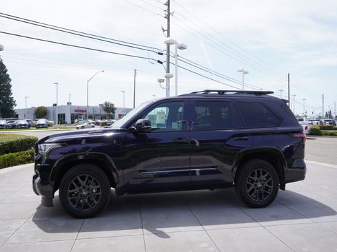 Used 2025 Toyota Sequoia 4WD image 9