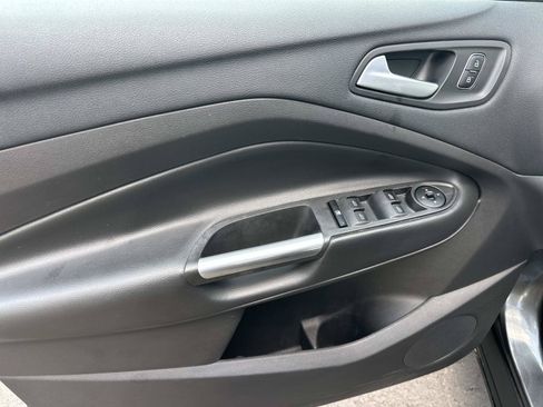 Used 2018 Ford Escape SE w/ SE Sport Appearance Package AWD/4WD image 14