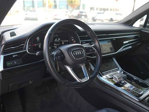 Used 2021 Audi Q7 2.0T Premium Plus w/ Premium Plus Package AWD/4WD image 2