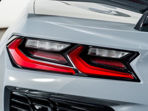 Used 2025 Chevrolet Corvette Z06 image 12