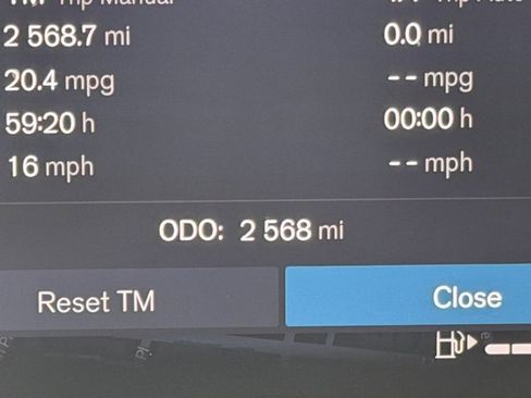 Used 2025 Volvo XC40 B5 Ultra w/ Protection Package Premier image 3