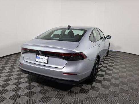 Used 2025 Honda Accord SE image 6