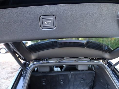 Used 2025 Chevrolet Blazer Premier w/ Enhanced Convenience Package image 10