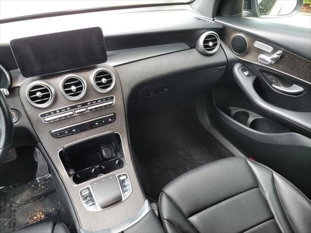 Used 2022 Mercedes-Benz GLC 300 4MATIC w/ Premium Package Lite image 17
