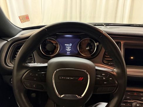 Used 2023 Dodge Challenger SXT RWD image 8