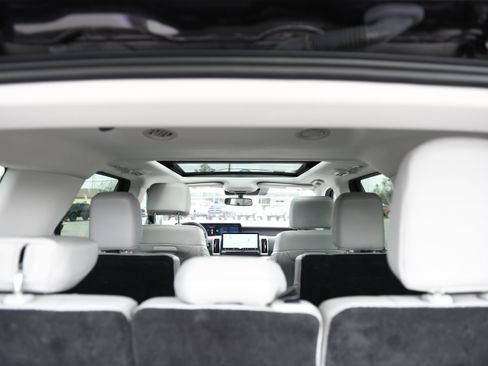 Used 2025 Ford Expedition Active image 14