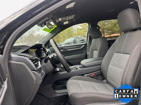 Used 2025 GMC Acadia Elevation image 4