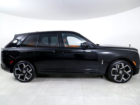 Certified 2026 Rolls-Royce Cullinan Black Badge AWD/4WD image 10