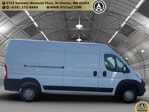 Used 2023 RAM ProMaster 2500 FWD image 2