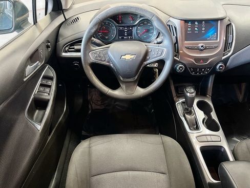 Used 2018 Chevrolet Cruze LT FWD image 20