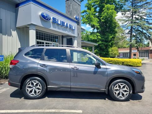 Certified 2023 Subaru Forester Premium AWD/4WD image 2
