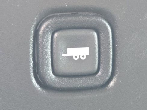 Used 2023 GMC Savana 3500 w/ Driver Convenience Package RWD image 4