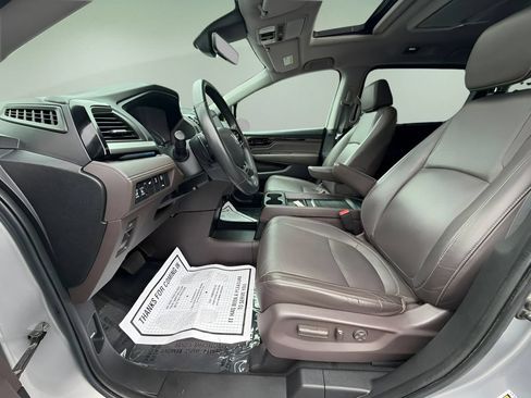 Used 2023 Honda Odyssey Touring image 9