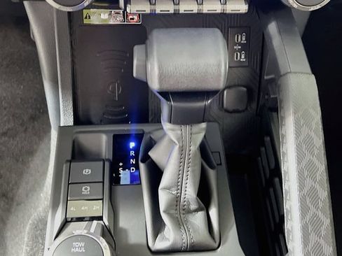 New 2026 Toyota 4Runner SR5 AWD/4WD image 21