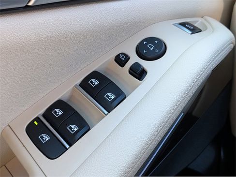 Used 2022 BMW X5 sDrive40i w/ Premium Package image 29