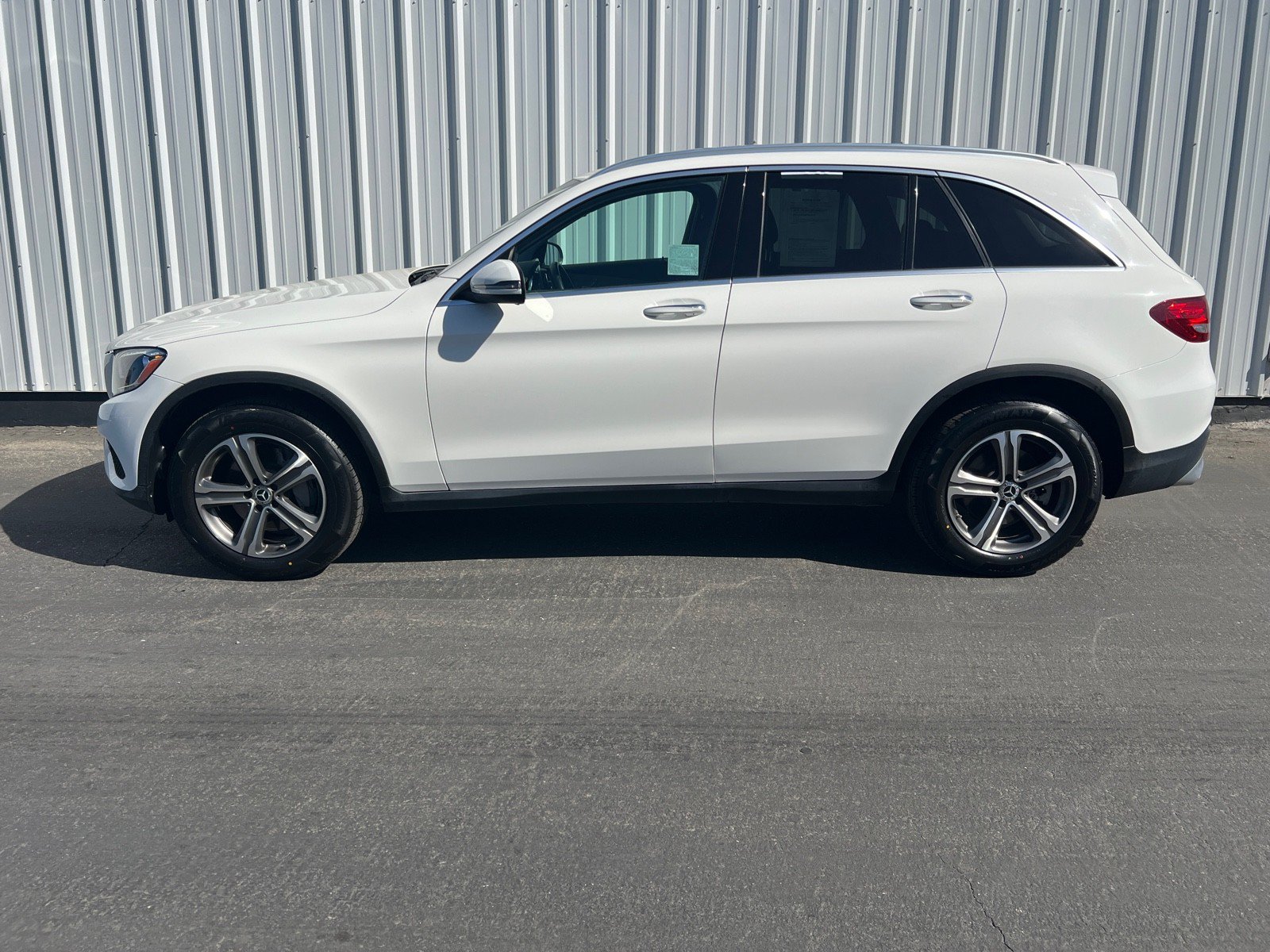 Used 2019 Mercedes-Benz GLC 300 4MATIC image 3