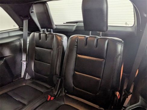 Used 2019 Ford Explorer XLT w/ Equipment Group 202A image 28