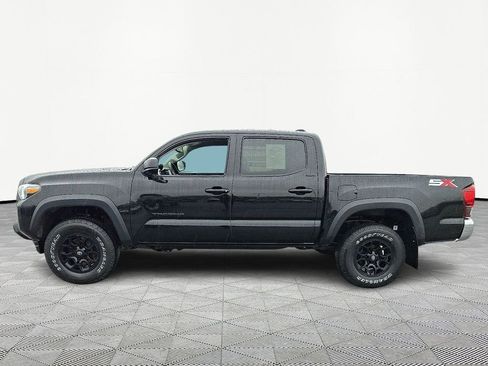 Used 2023 Toyota Tacoma SR5 w/ SX Package image 4