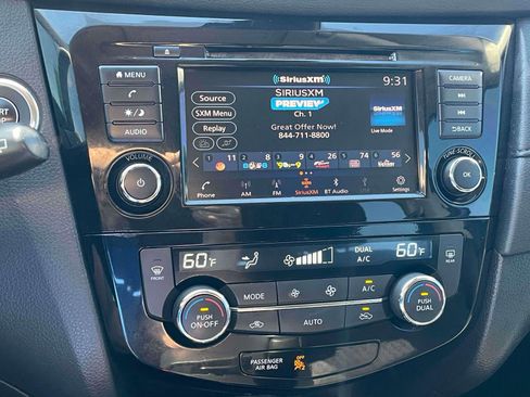 Used 2019 Nissan Rogue SV AWD/4WD image 8