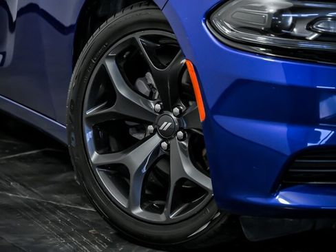 Used 2020 Dodge Charger SXT w/ Blacktop Package RWD image 3