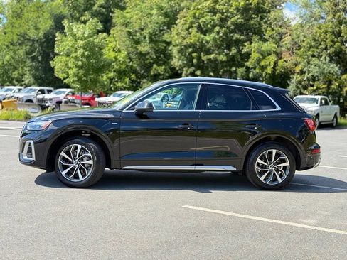 Used 2023 Audi Q5 2.0T Premium Plus w/ Premium Plus Package AWD/4WD image 3