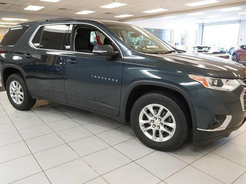 Used 2020 Chevrolet Traverse LT w/ Driver Confidence II Package AWD/4WD image 14