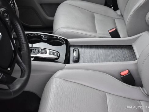 Used 2016 Honda Pilot Elite image 31