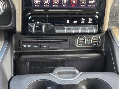 Used 2019 RAM 1500 Laramie image 34