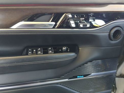 Used 2022 Jeep Grand Wagoneer Series I image 14