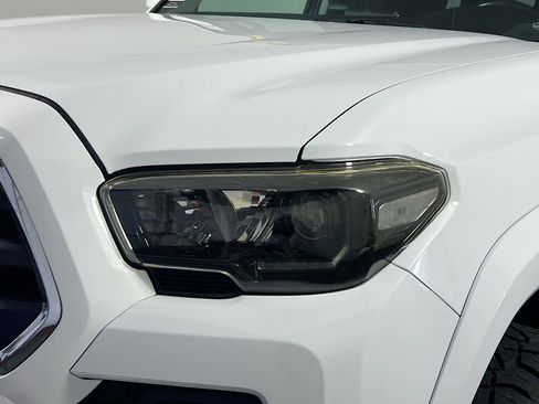 Used 2019 Toyota Tacoma SR5 RWD image 11