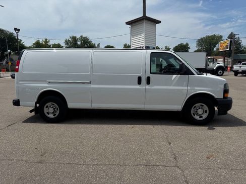 Used 2018 Chevrolet Express 3500 Extended w/ Driver Convenience Package image 5