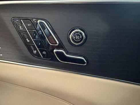Used 2026 Cadillac Lyriq Signature Luxury w/ Nappa Leather Package AWD/4WD image 3