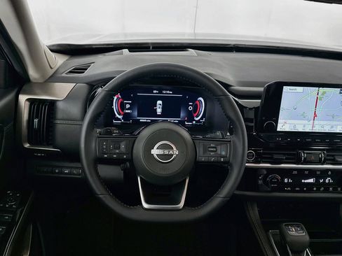 Used 2024 Nissan Pathfinder Platinum w/ Cargo Package AWD/4WD image 17