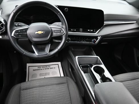 Used 2025 Chevrolet Equinox LT image 11