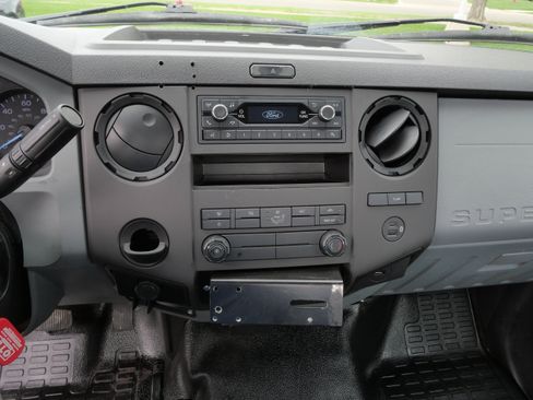 Used 2023 Ford F650 2WD Regular Cab Super Duty image 21