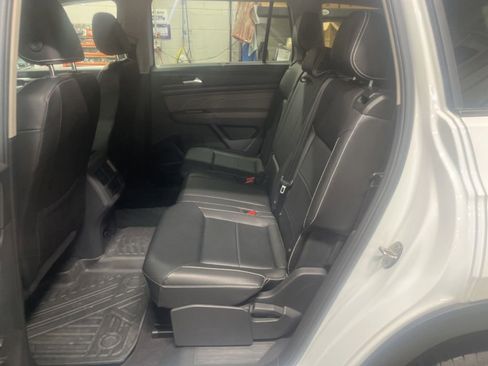 Used 2023 Volkswagen Atlas SE w/ Panoramic Sunroof Package AWD/4WD image 14