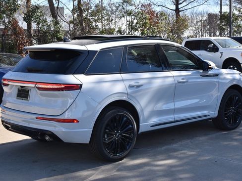 New 2026 Lincoln Corsair Reserve w/ Jet Appearance Package image 6