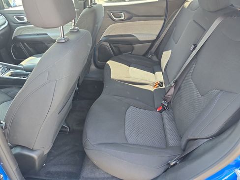 Used 2023 Jeep Compass Sport image 16