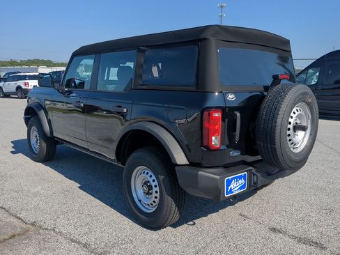 New 2025 Ford Bronco 4-Door image 5