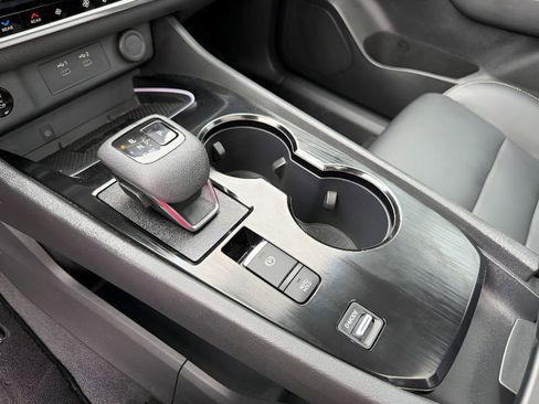 Used 2024 Nissan Rogue SL w/ SL Premium Package FWD image 32