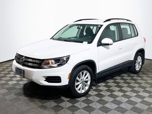Used 2017 Volkswagen Tiguan Limited w/ Premium Package AWD/4WD image 3