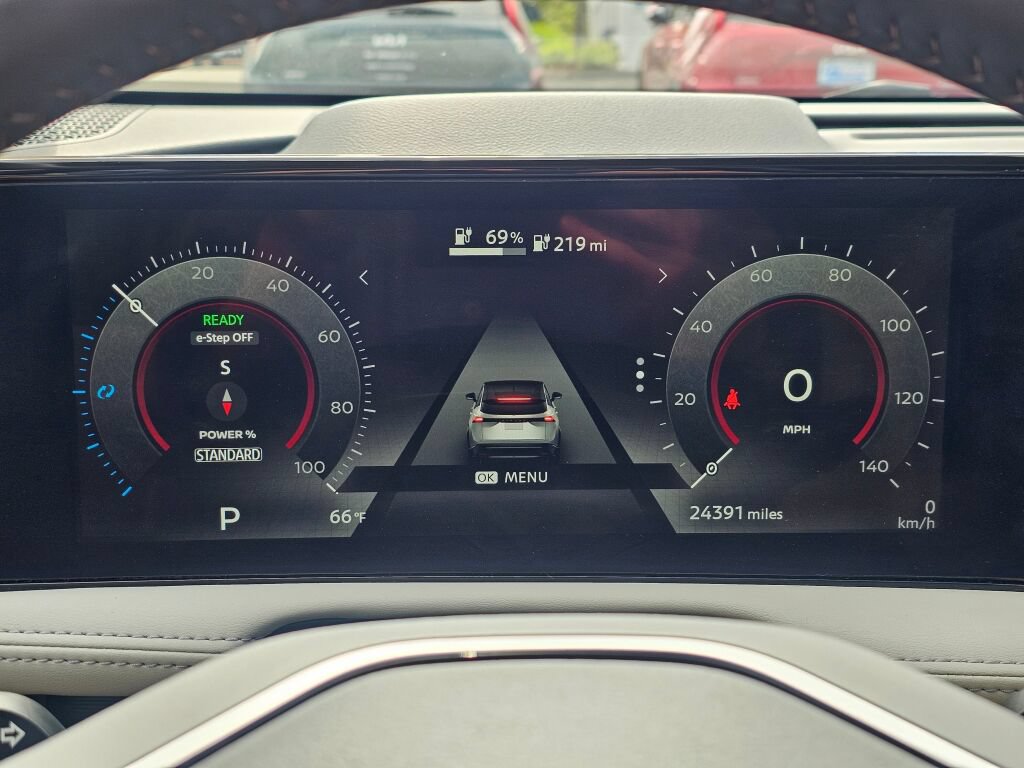 Used 2024 Nissan Ariya AWD image 13