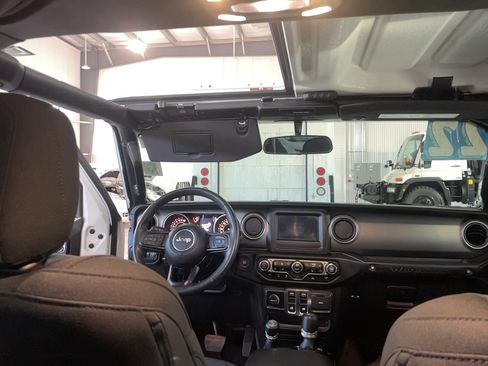 Used 2022 Jeep Wrangler Sport AWD/4WD image 24