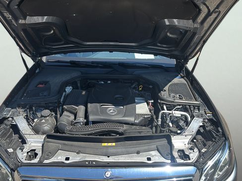Used 2017 Mercedes-Benz E 300 4MATIC image 23