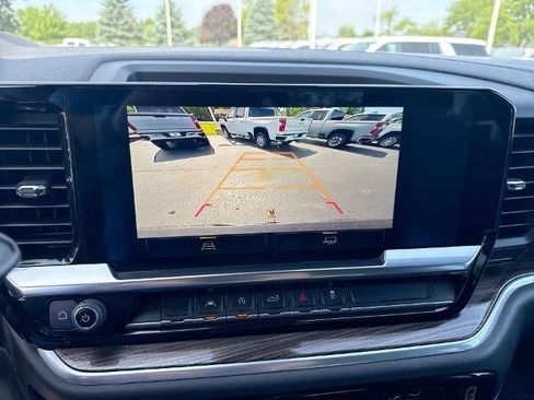 Used 2023 Chevrolet Silverado 1500 LT AWD/4WD image 15