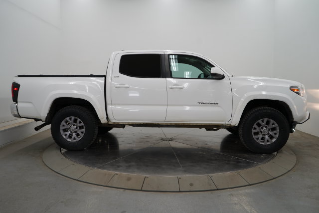 Used 2019 Toyota Tacoma SR5 AWD/4WD image 8