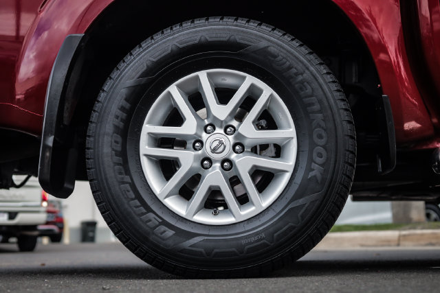 Used 2018 Nissan Frontier SV AWD/4WD image 7