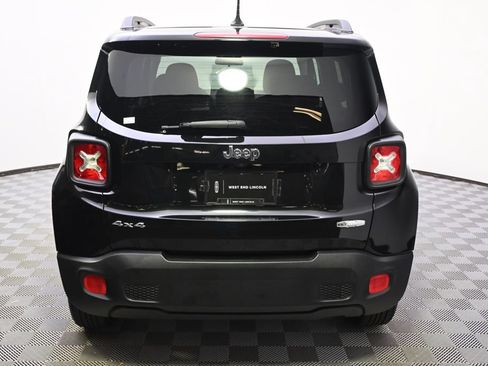 Used 2016 Jeep Renegade Latitude w/ Cold Weather Group AWD/4WD image 5