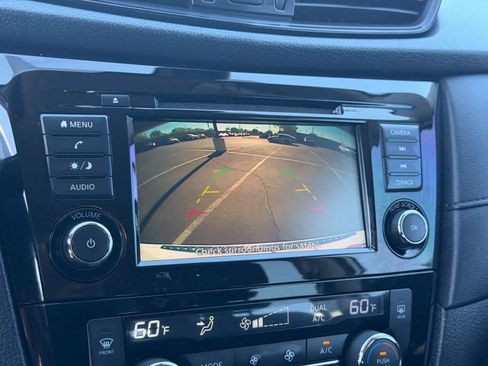 Certified 2020 Nissan Rogue SV FWD image 27